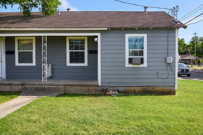 property at 122 W Avenue A