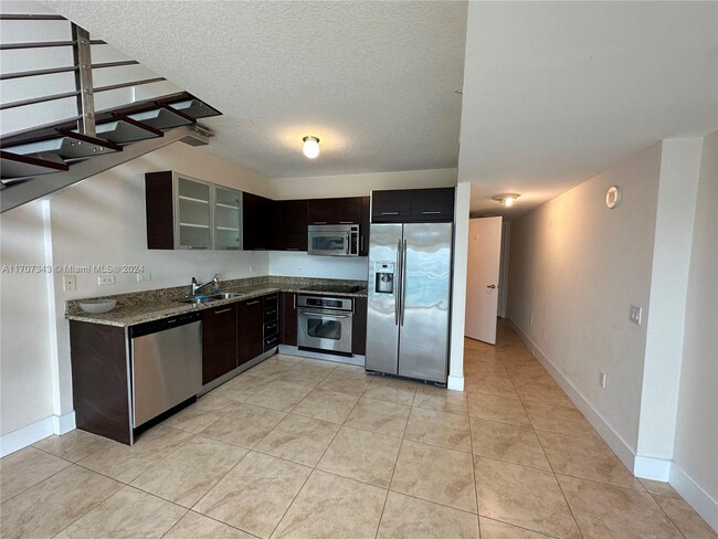 41 SE 5th St, Unit 1714 in Miami, FL - Building Photo - Building Photo