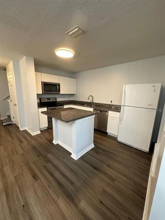 2762 Club Cortile Cir in Kissimmee, FL - Building Photo - Building Photo