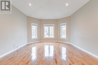 5218 Garland Crescent in Burlington, ON - Building Photo - Building Photo