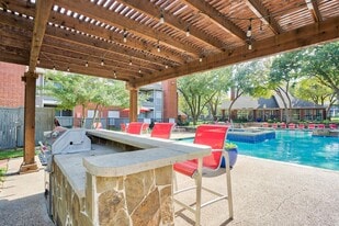 The Trails Apartments in Arlington, TX - Building Photo