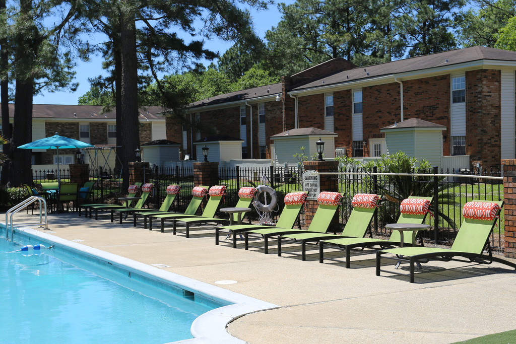 Yester Oaks Apartments in Mobile, AL