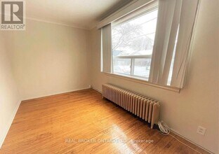 204 O'Connor Dr in Toronto, ON - Building Photo - Building Photo