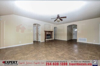 501 W Little Dipper Dr in Killeen, TX - Building Photo - Building Photo