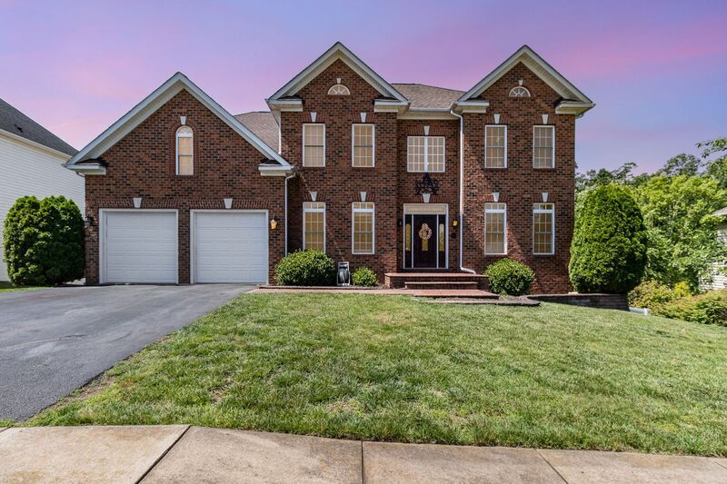 1012 W Kensington Cir in Fredericksburg, VA - Building Photo