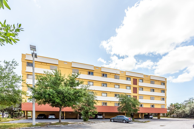 Garden View Condominiums in Cutler Bay, FL - Building Photo - Building Photo