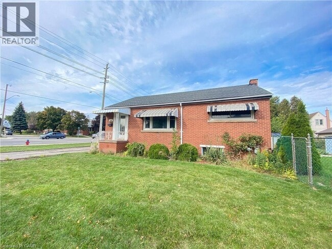 290 E 36th St in Hamilton, ON - Building Photo - Building Photo