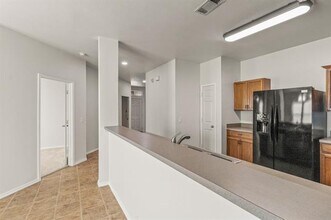 8925 Yosemite Trail in Aubrey, TX - Foto de edificio - Building Photo