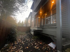 7327 S 13th St in Ridgefield, WA - Foto de edificio - Building Photo