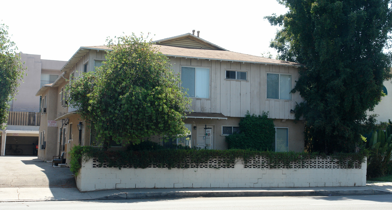 4550 Hazeltine Ave in Sherman Oaks, CA - Building Photo