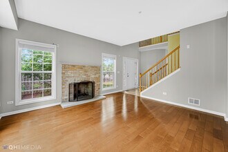 2047 Ivy Ridge Dr in Hoffman Estates, IL - Building Photo - Building Photo