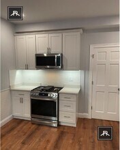 5 Alton Pl in Brookline, MA - Building Photo - Building Photo