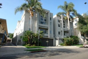 13028 Valleyheart Dr in Studio City, CA - Building Photo
