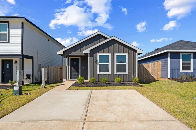 12327 Sword Point Ct in Willis, TX - Building Photo - Building Photo