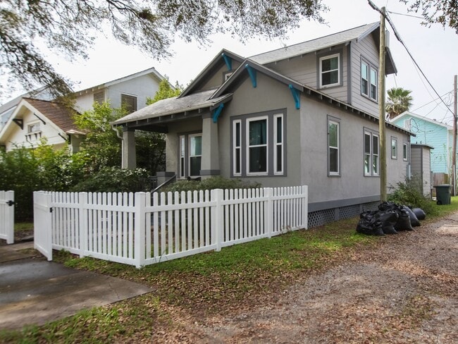 1911 34th St in Galveston, TX - Building Photo - Building Photo