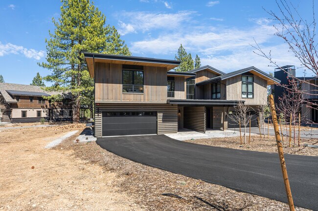 10131 Jake's Wy in Truckee, CA - Building Photo - Building Photo