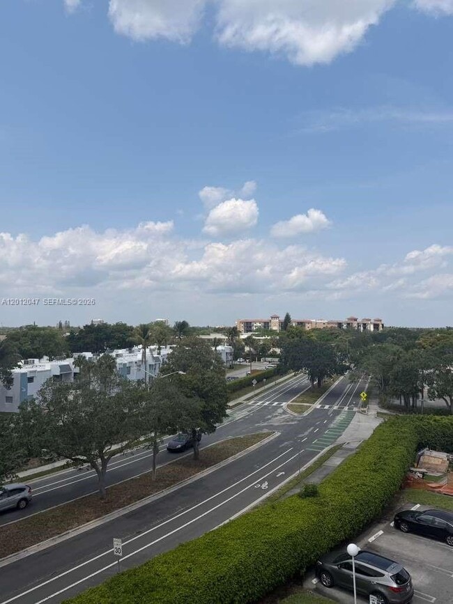 500 Executive Center Dr in West Palm Beach, FL - Building Photo - Building Photo
