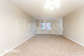 458 Pebble Way in Greenwood, IN - Building Photo - Building Photo