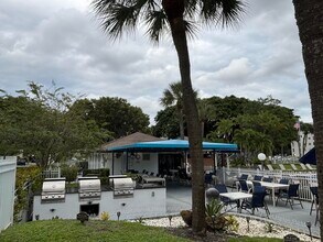 2691 S Course Dr in Pompano Beach, FL - Foto de edificio - Building Photo