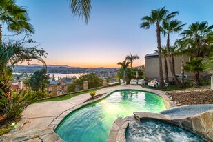 29642 Vacation Dr in Canyon Lake, CA - Building Photo
