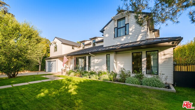 720 Amalfi Dr in Los Angeles, CA - Building Photo - Building Photo