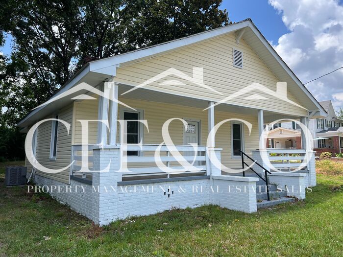 1070 Howard St in Spartanburg, SC - Building Photo