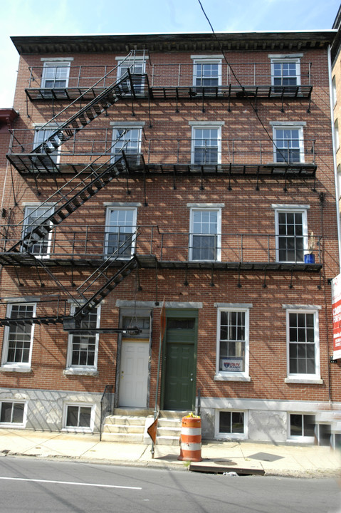 1343 Lombard St in Philadelphia, PA - Building Photo