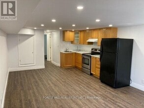 518 Silverthorn Ave in Toronto, ON - Building Photo - Building Photo