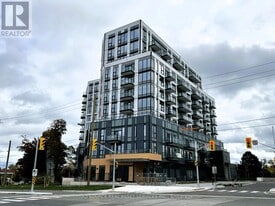7439 Kingston Rd in Toronto, ON - Building Photo