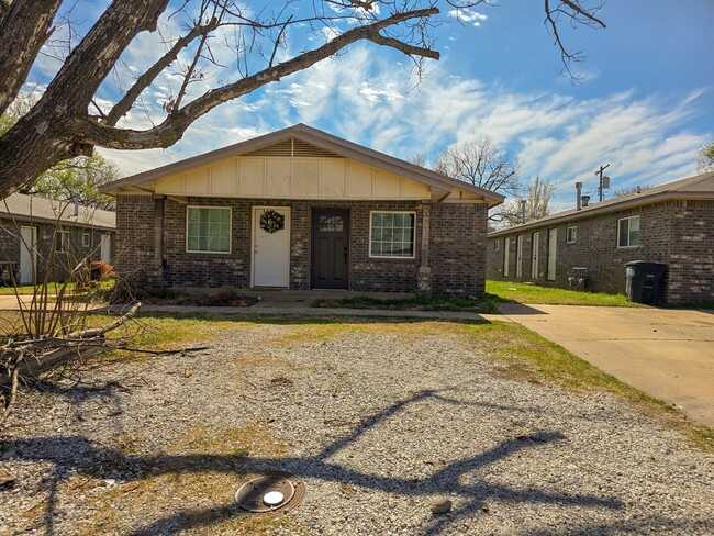 property at 1117 E Parker St