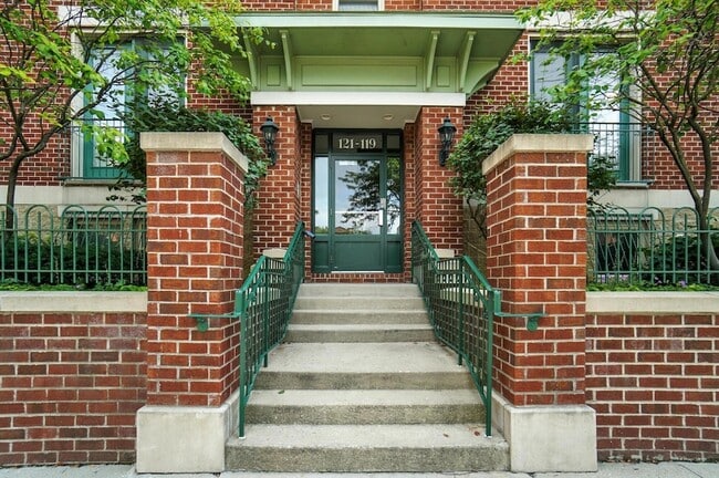 121 E Noble St, Unit 1 in Columbus, OH - Building Photo - Building Photo