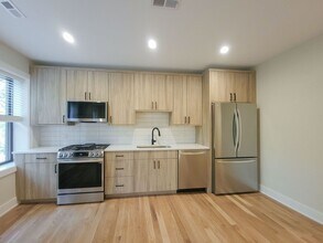 2019 W Ainslie St, Unit 1 in Chicago, IL - Building Photo - Building Photo