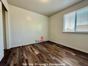 103 Crystal Bay Dr in Stansbury Park, UT - Building Photo - Building Photo
