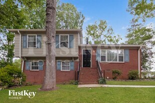 6814 Elm Forest Dr in Charlotte, NC - Building Photo