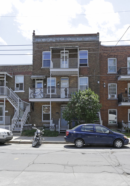 104 4e in Montréal, QC - Building Photo