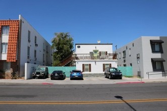 217 N 9th St in Las Vegas, NV - Foto de edificio - Building Photo