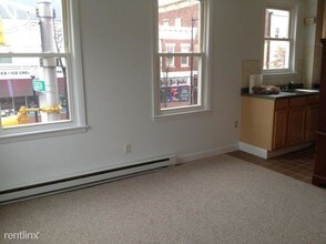 521 Cambridge St-Unit -# 2 in Cambridge, MA - Foto de edificio - Building Photo