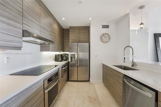 151 Crandon Blvd in Key Biscayne, FL - Building Photo - Building Photo
