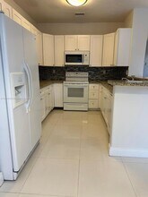 10812 NW 51st Ln in Doral, FL - Building Photo - Building Photo