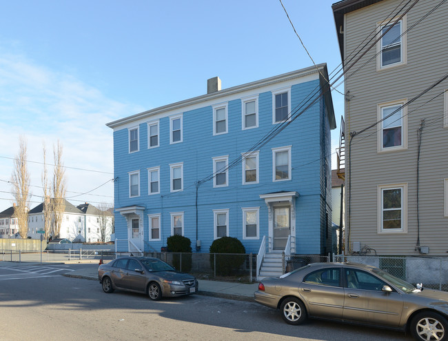 124-126 Crapo St in New Bedford, MA - Building Photo - Building Photo