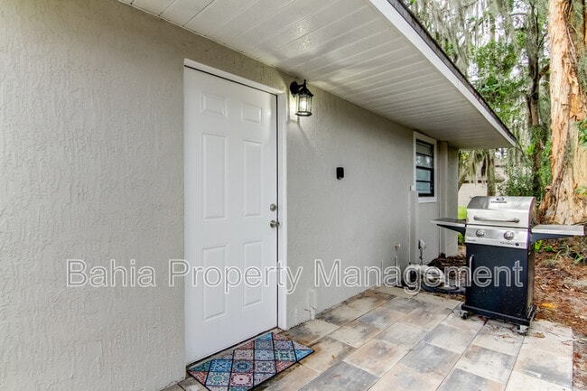 318 Deer Cove Ln in Lutz, FL - Building Photo - Building Photo