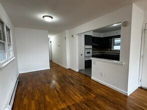 351 New York Ave in Jersey City, NJ - Building Photo - Building Photo