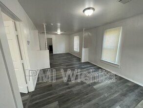 202 N Ash St in Wichita, KS - Building Photo - Building Photo