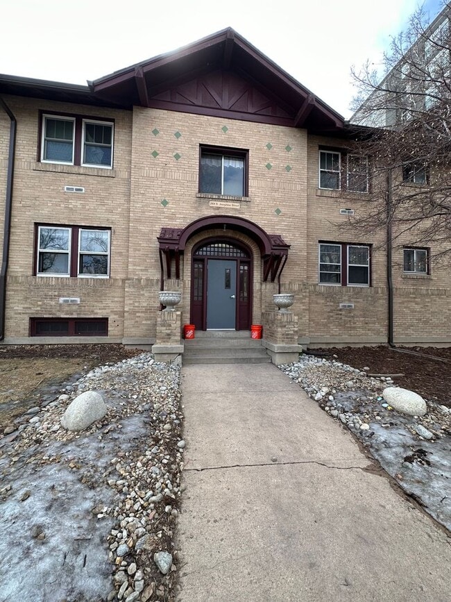 property at 2101 S Josephine St