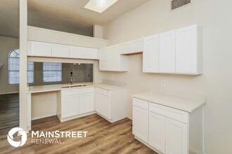 10227 Athens Fld Dr in San Antonio, TX - Building Photo - Building Photo