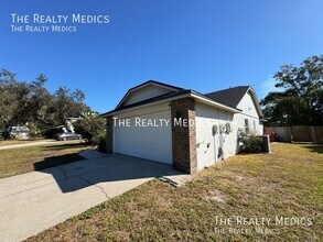 2601 Bridle Dr in Plant City, FL - Building Photo - Building Photo