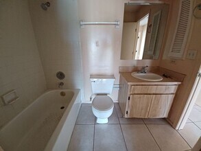 923 Gleason Pkwy in Cape Coral, FL - Building Photo - Building Photo