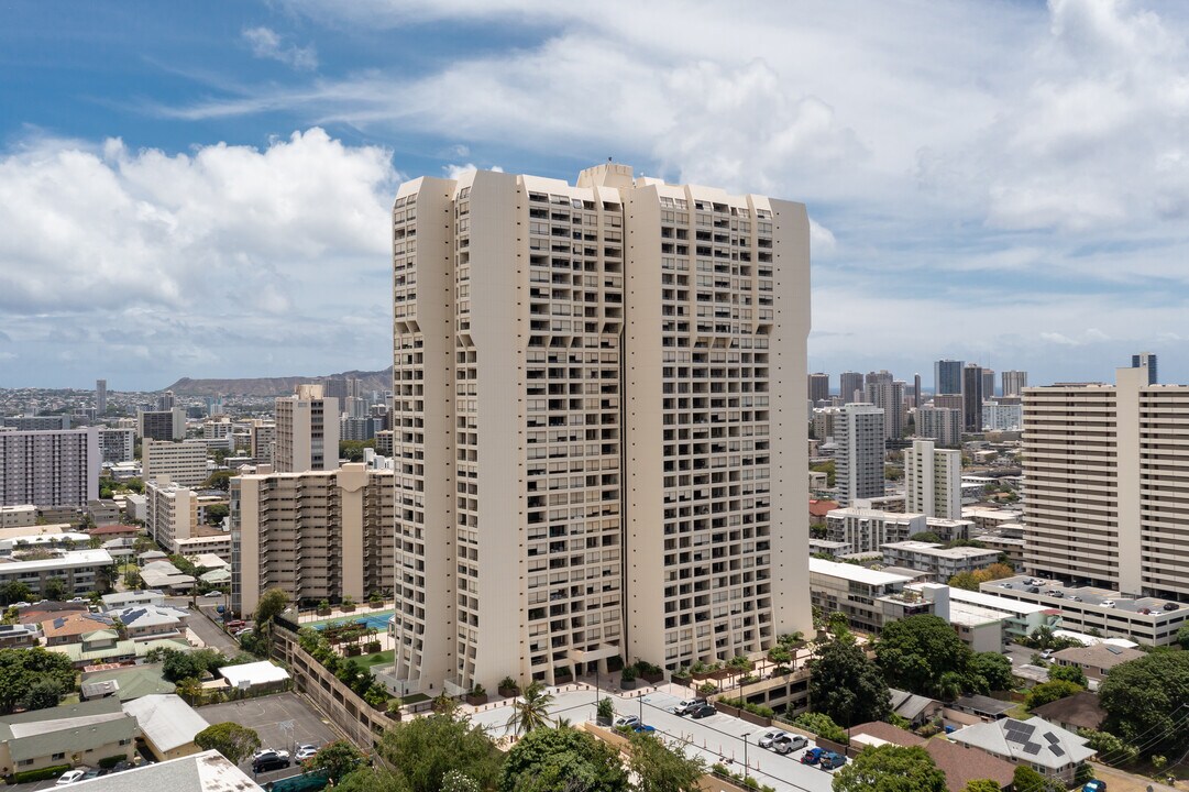 Mott-Smith Laniloa in Honolulu, HI - Building Photo