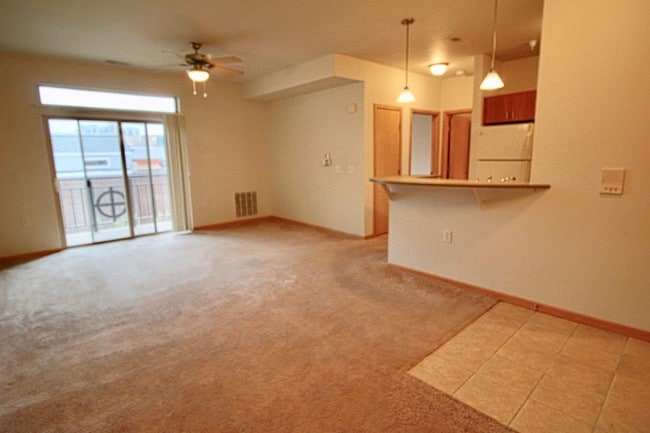 Bel Mora in Madison, WI - Foto de edificio - Building Photo