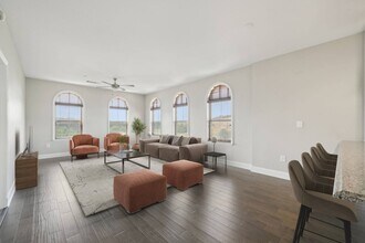 Paseo Residences at Eilan in San Antonio, TX - Foto de edificio - Building Photo